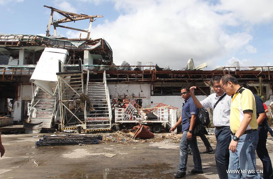 Филиппинские официальные лица: в результате тайфуна "Хайянь" 229 человек погибли, бедствие терпят около 9,5 млн человек (5)