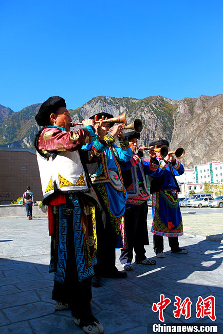 Традиционная свадьба народности Цян прошла в провинции Сычуань (9)
