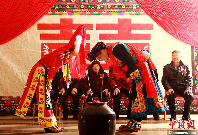 Традиционная свадьба народности Цян прошла в провинции Сычуань (3)