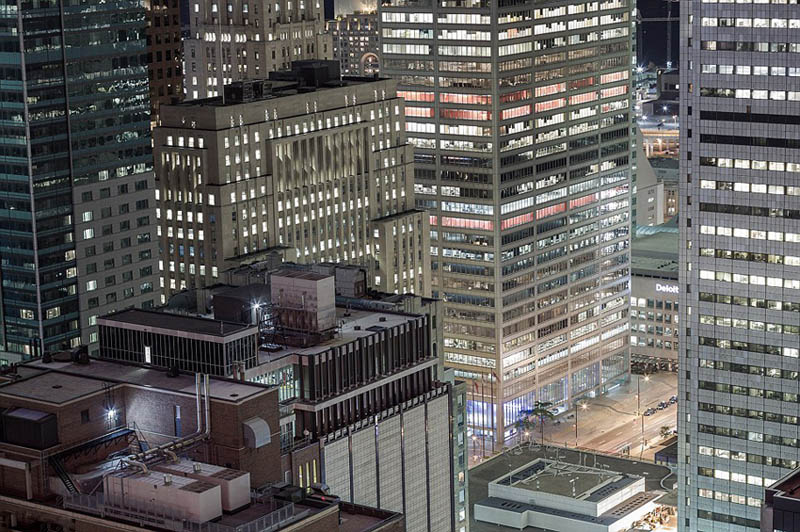 Канадец забрался на 300-метровое здание, чтобы снять необыкновенный городской пейзаж (10)