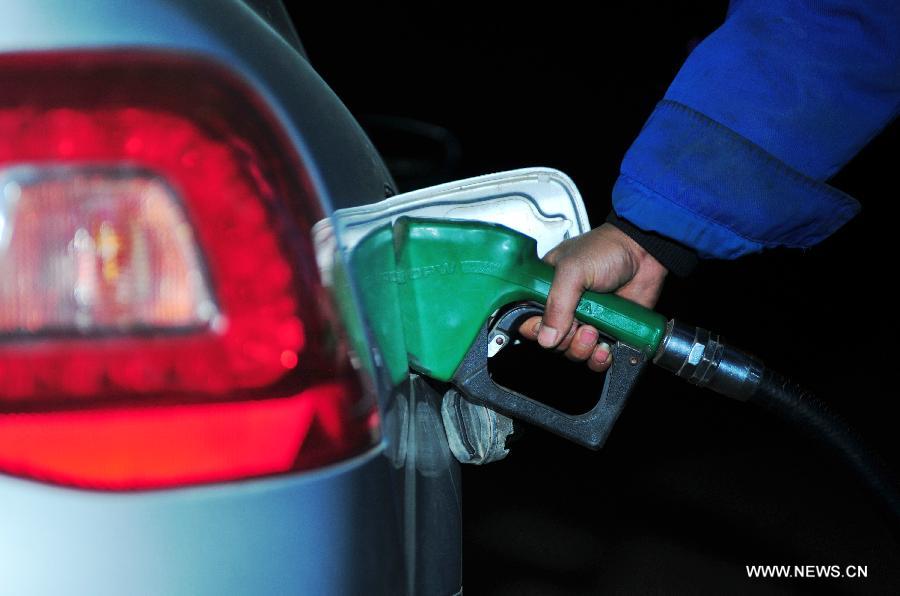 В Китае снижаются цены на бензин и дизельное топливо (5)