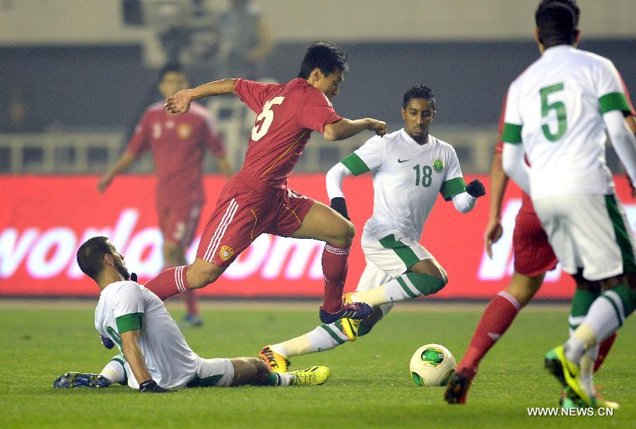 В отборочном матче чемпионата Азии по футболу сборная Китая сыграла вничью со сборной Саудовской Аравии (14)