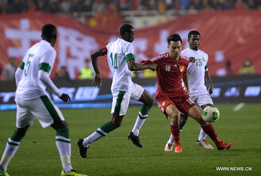 В отборочном матче чемпионата Азии по футболу сборная Китая сыграла вничью со сборной Саудовской Аравии (3)