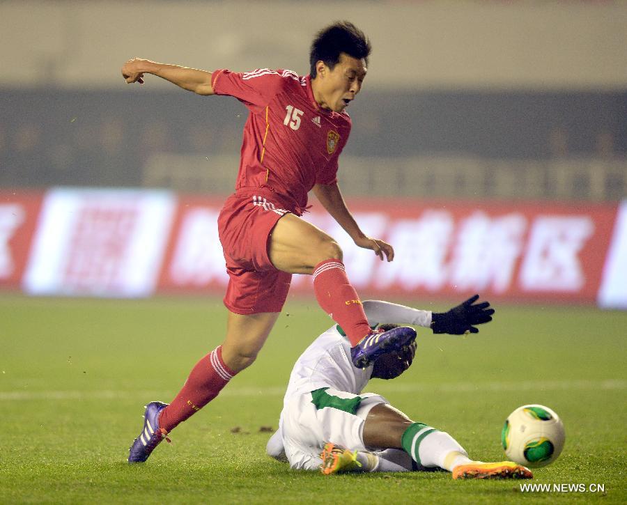 В отборочном матче чемпионата Азии по футболу сборная Китая сыграла вничью со сборной Саудовской Аравии (8)