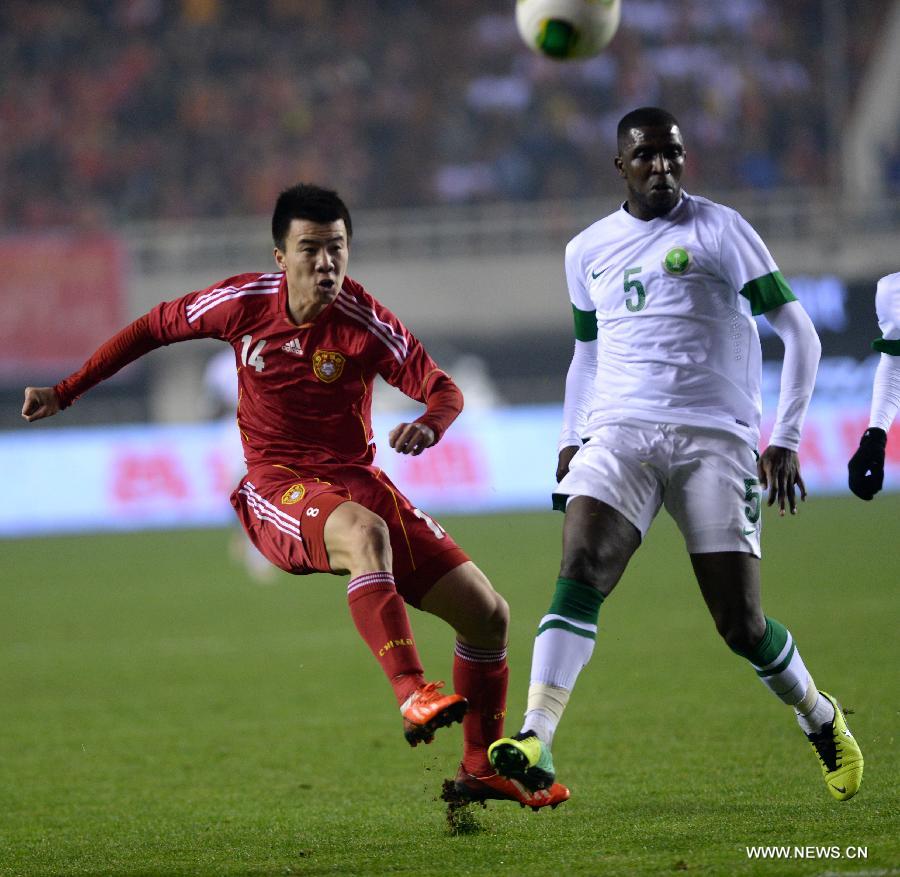 В отборочном матче чемпионата Азии по футболу сборная Китая сыграла вничью со сборной Саудовской Аравии (5)