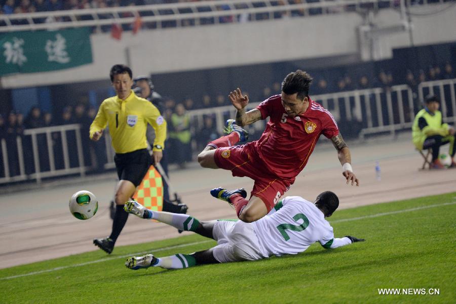 В отборочном матче чемпионата Азии по футболу сборная Китая сыграла вничью со сборной Саудовской Аравии (6)