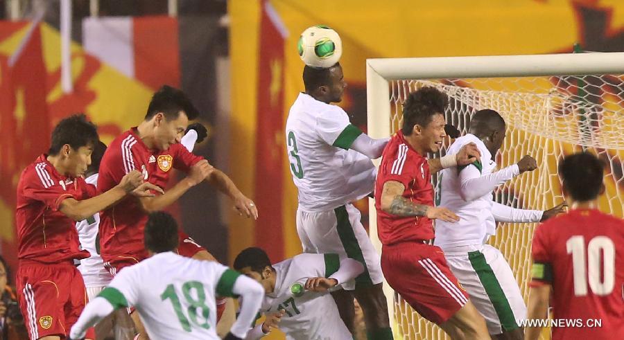 В отборочном матче чемпионата Азии по футболу сборная Китая сыграла вничью со сборной Саудовской Аравии