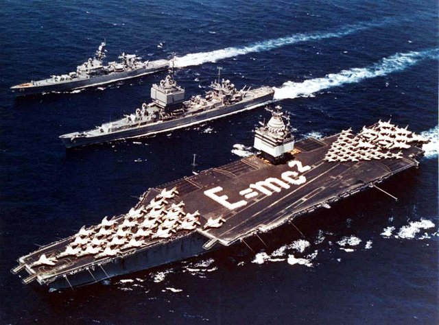 Моряки авианосца «Ляонин» строем выложили иероглифы «Китайская мечта, мечта о могучей армии» (2)