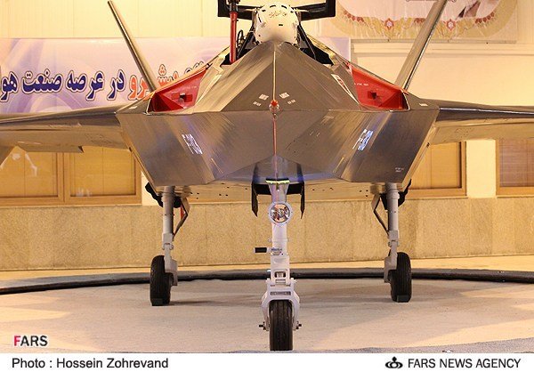 Фотография иранского истребителя-невидимки вновь появилась в интернете (5)