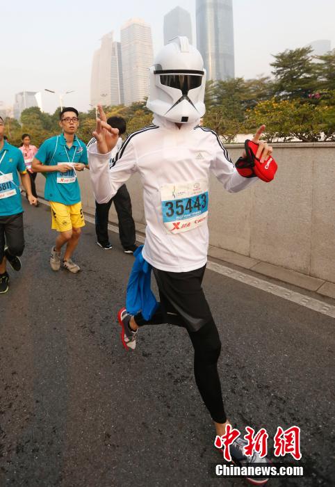 В Гуанчжоу прошел марафон (2)