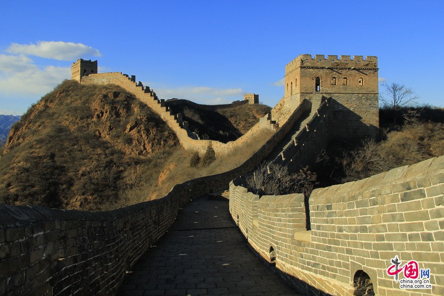 Величественные зимние пейзажи участка Великой китайской стены Цзиньшаньлин