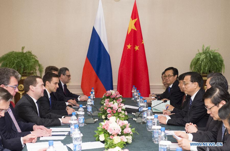 Ли Кэцян: приложить совместные усилия к развитию китайско-российских отношений и развитию ШОС (2)