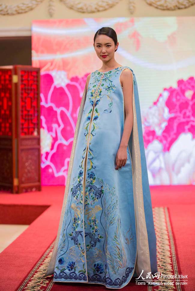 Российские дизайнеры поражены китайским шелковым искусством (10)