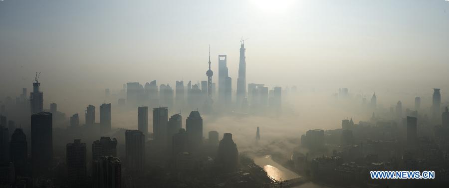 Смог и туман окутали Северный и Восточный Китай (13)