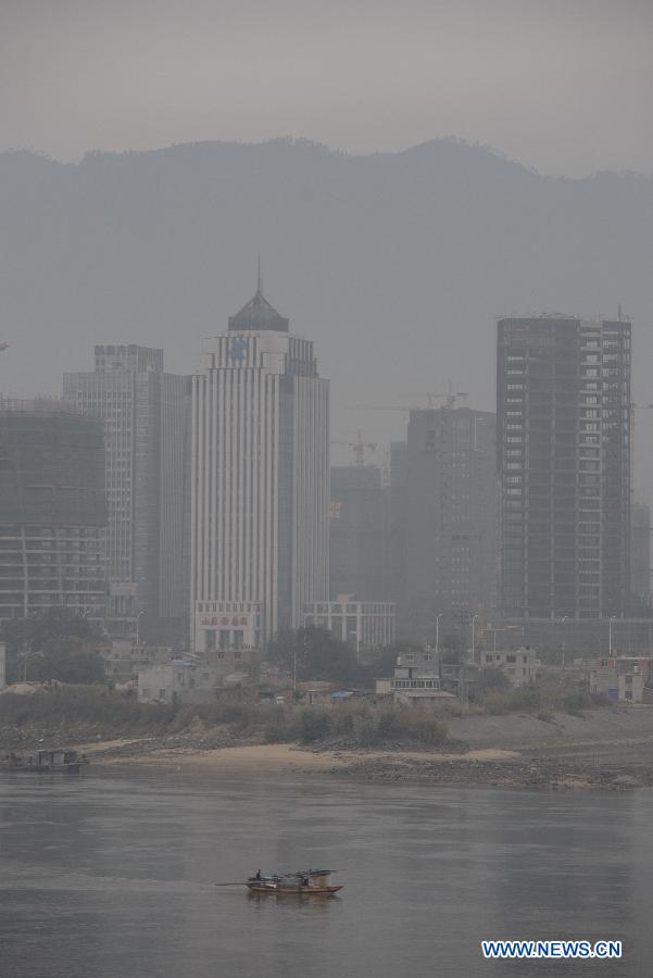 Смог и туман окутали Северный и Восточный Китай (6)