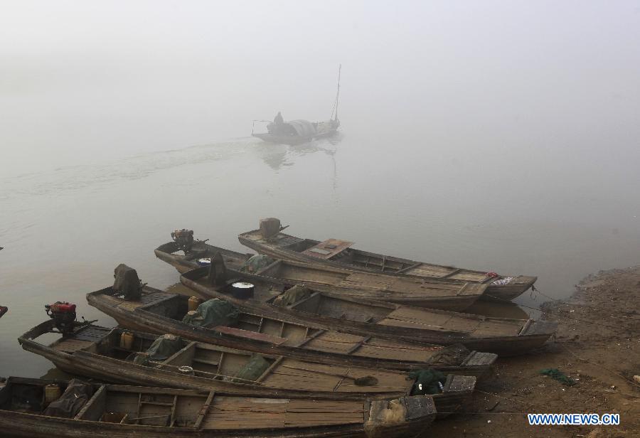 Смог и туман окутали Северный и Восточный Китай (14)