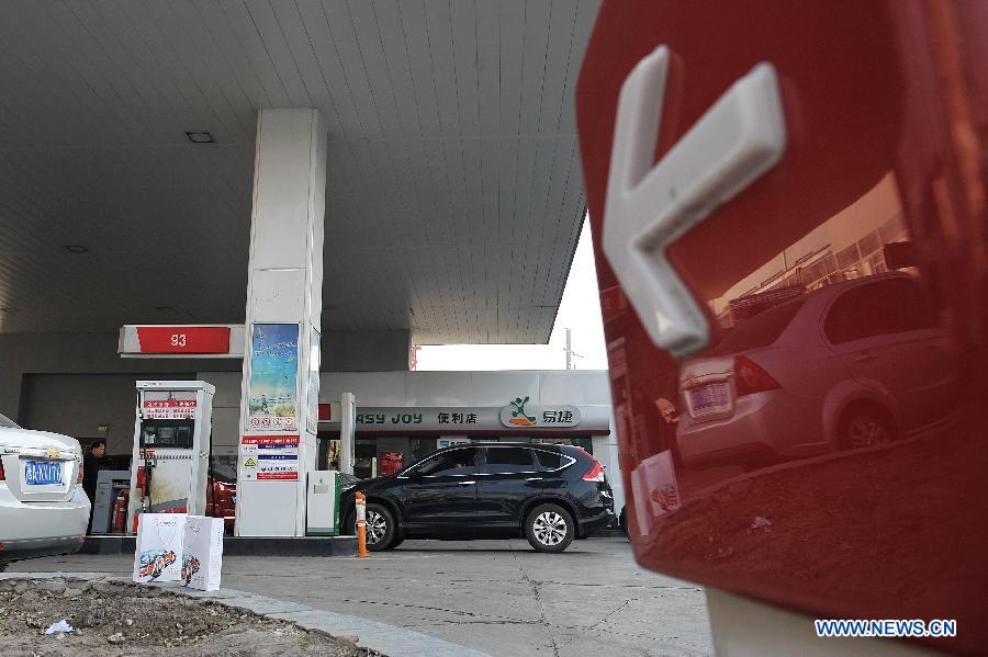 Китай повышает цены на бензин и дизельное топливо