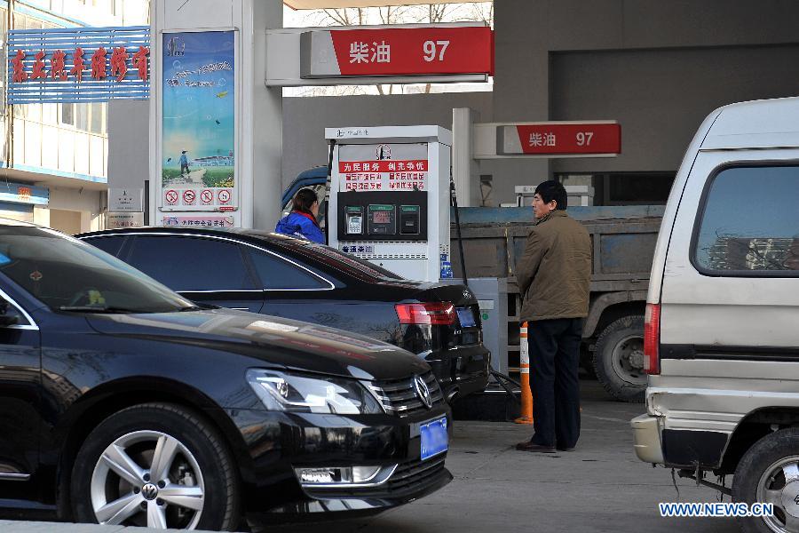 Китай повышает цены на бензин и дизельное топливо (2)