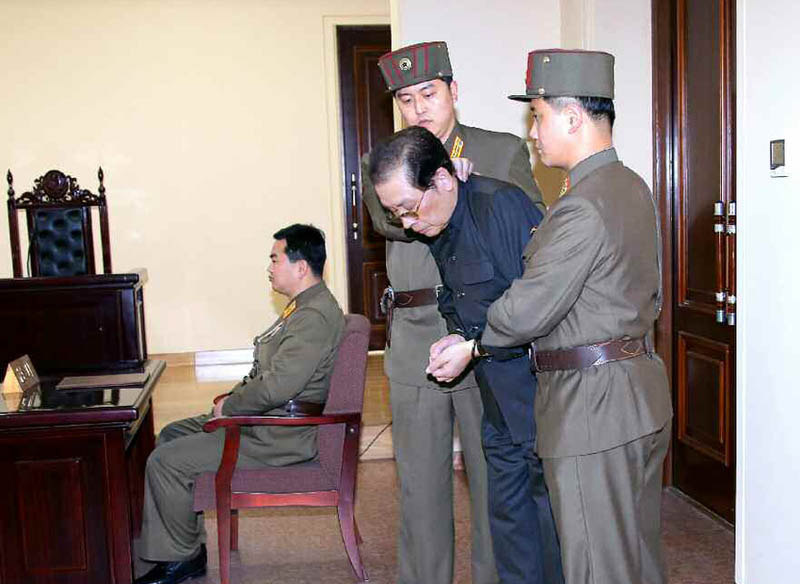 В КНДР по приговору военного трибунала казнен Чан Сон Тхэк