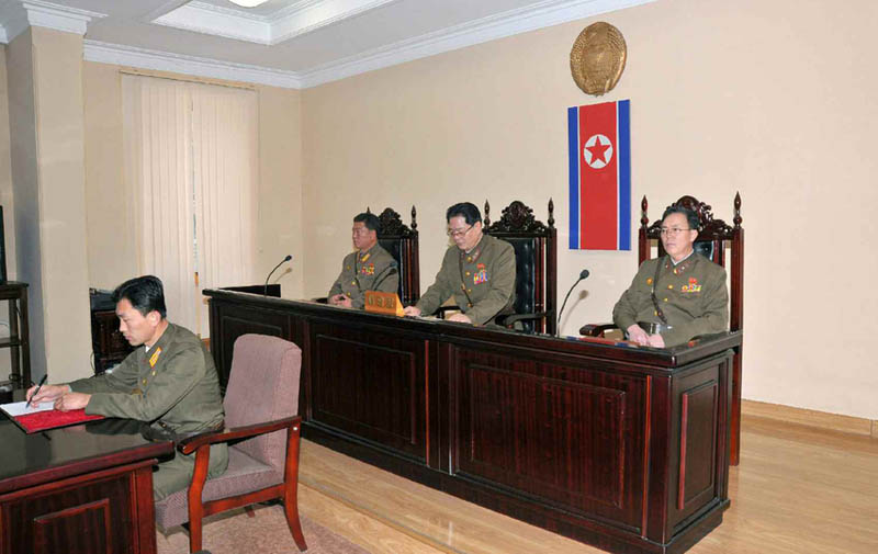 В КНДР по приговору военного трибунала казнен Чан Сон Тхэк (2)