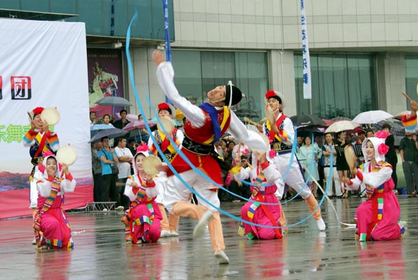 Танец корейских крестьян (2)