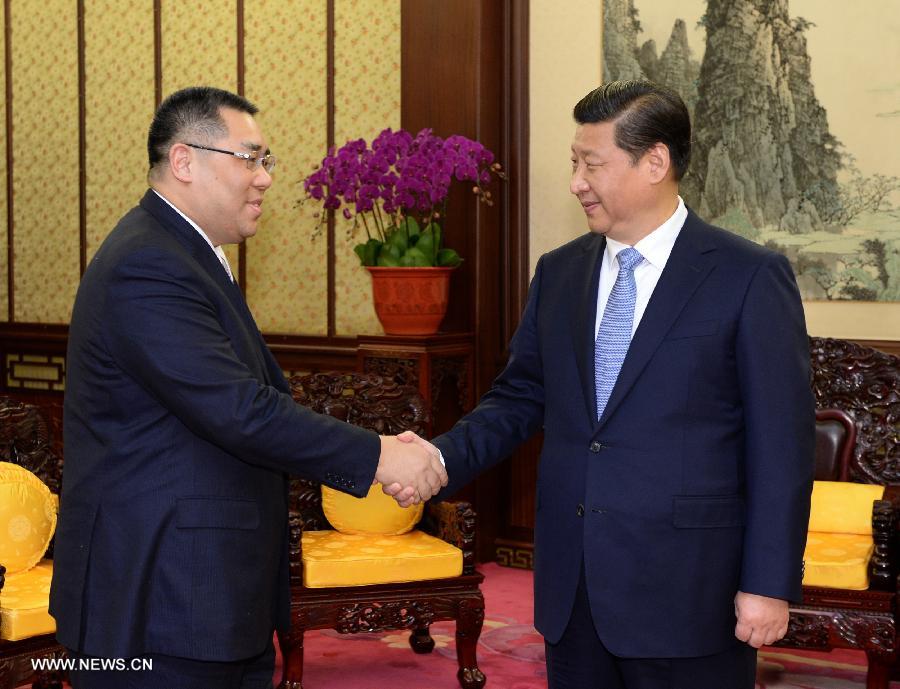 Си Цзиньпин встретился с главой администрации САР Аомэнь (2)
