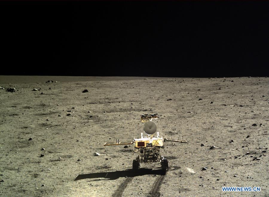Китайский луноход "Юйту" приступил к исследованию Луны после завершения взаимной съемки с посадочным модулем "Чанъэ-3" (2)