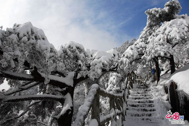 Снежные пейзажи в горах Хуаншань  (10)