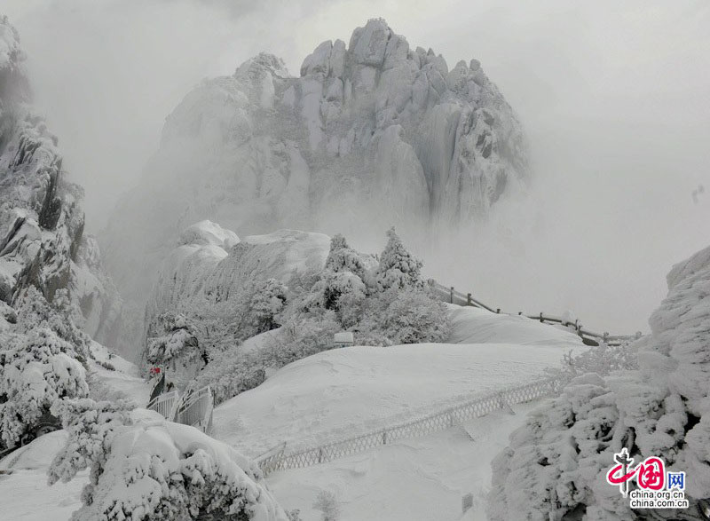 Снежные пейзажи в горах Хуаншань  (3)