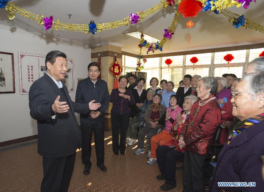 Си Цзиньпин поздравил рабочих и пожилых граждан с Новым годом (5)