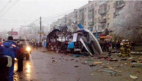 При взрыве в волгоградском троллейбусе погибли 15 человек (4)