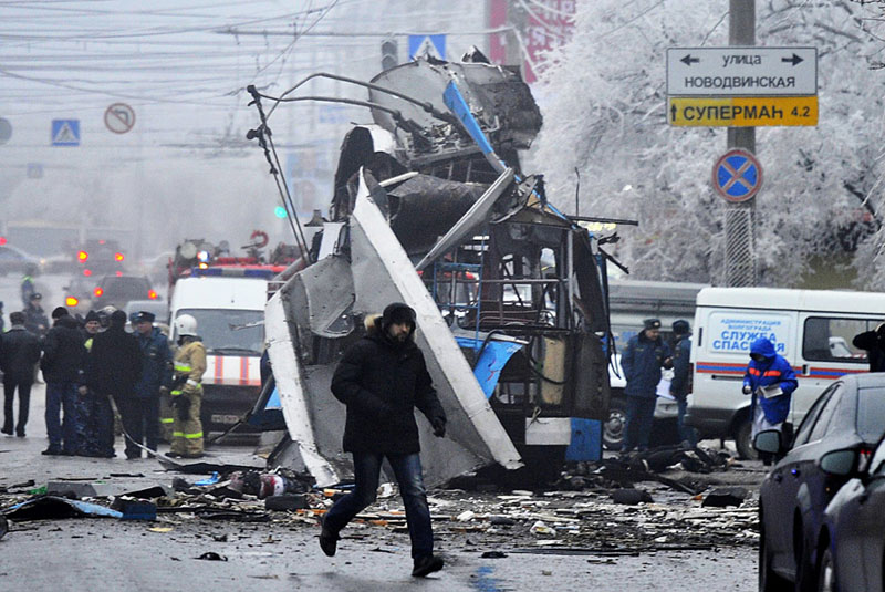 При взрыве в волгоградском троллейбусе погибли 15 человек