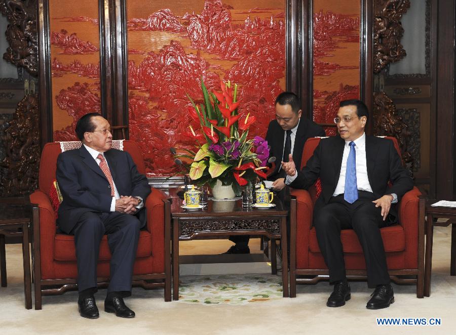 Ли Кэцян встретился с вице-премьером Камбоджи Хор Нам Хонгом (2)