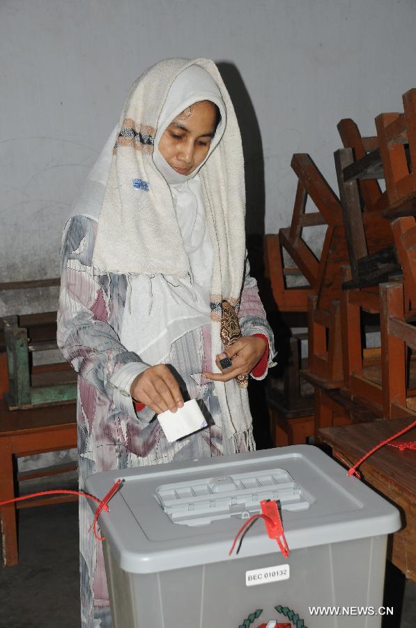 В Бангладеш началось голосование на парламентских выборах (4)