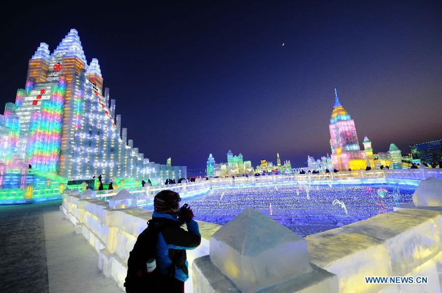 В Харбине открылся 30-й Международный фестиваль льда и снега (3)