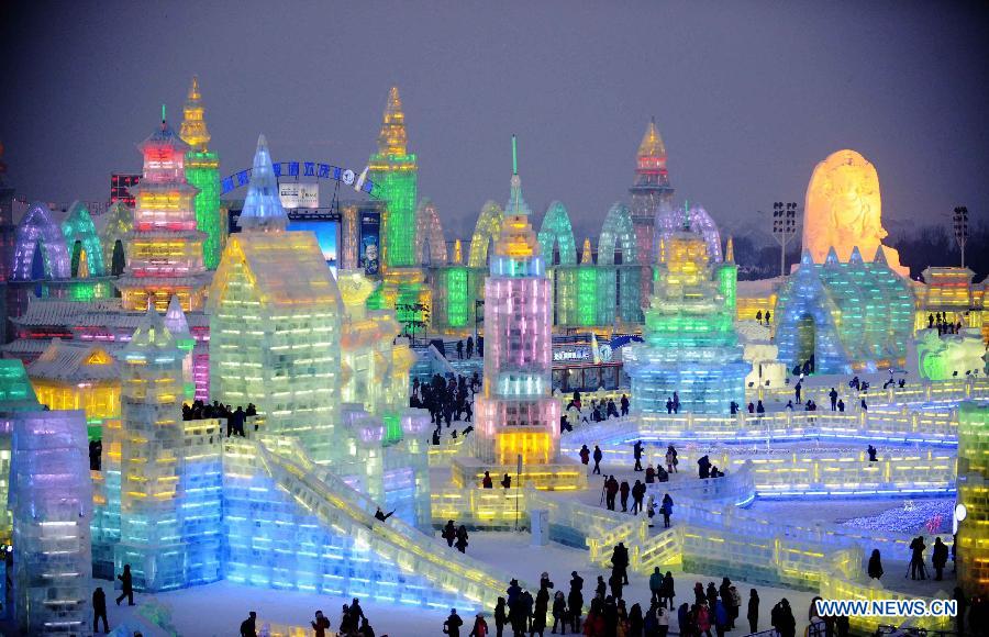 В Харбине открылся 30-й Международный фестиваль льда и снега (2)