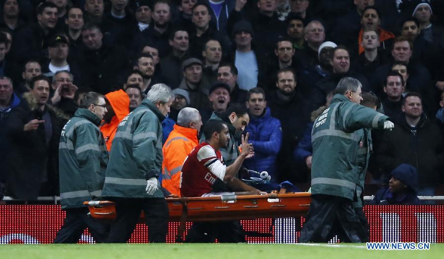 Футболист "Арсенала" Тео Уолкотт пропустит шесть месяцев из-за травмы (2)