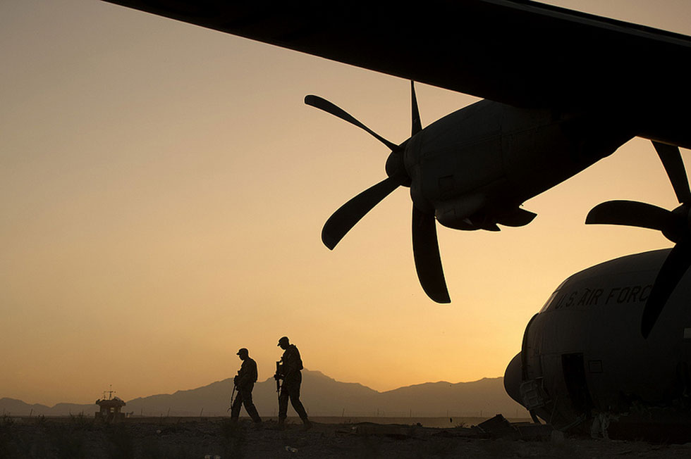 Официальный журнал ВВС США《Airman》назвали лучшие фотографии за 2013 год (5)