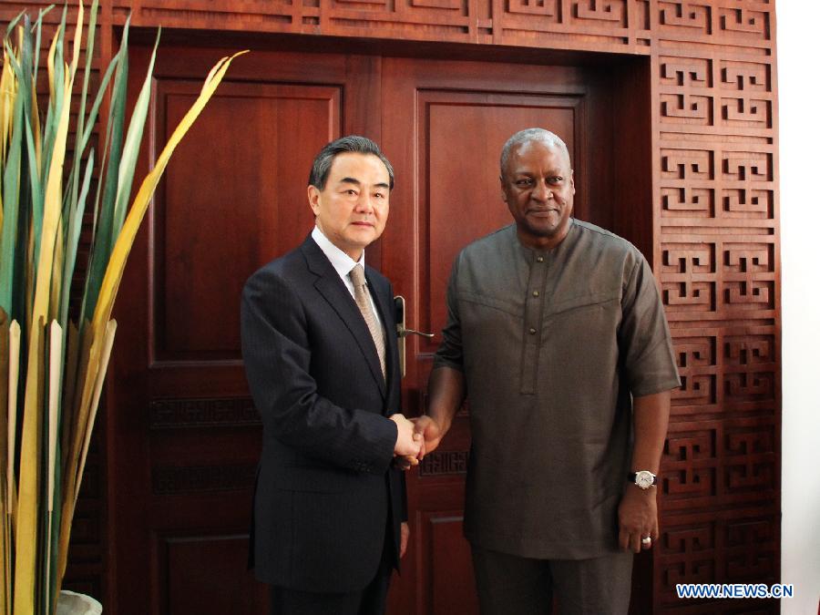 Президент Сенегала М. Саль встретился с Ван И