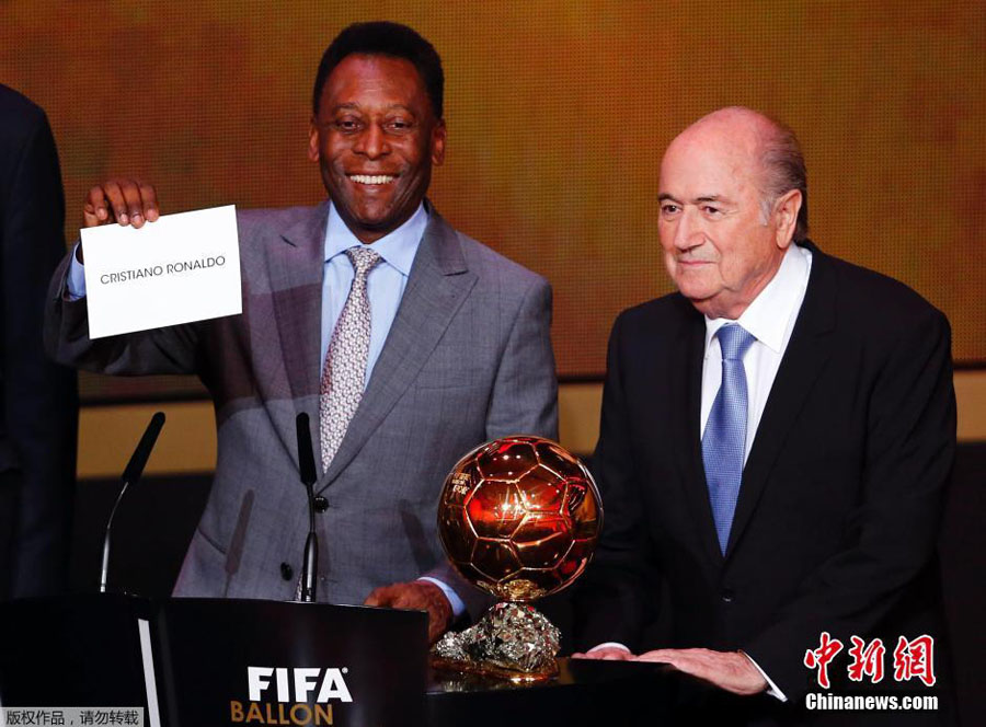 Криштиану Роналду стал лучшим футболистом планеты в 2013 году (10)