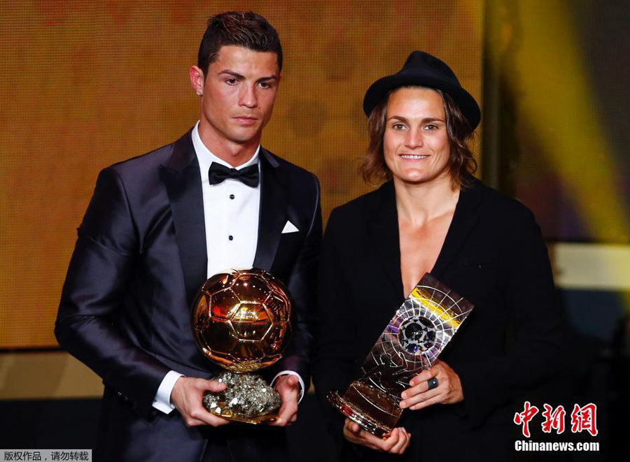Криштиану Роналду стал лучшим футболистом планеты в 2013 году (4)
