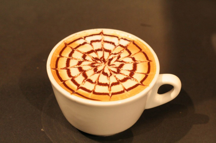 Невероятное искусство! Творчество на молочной пенке кофе (4)
