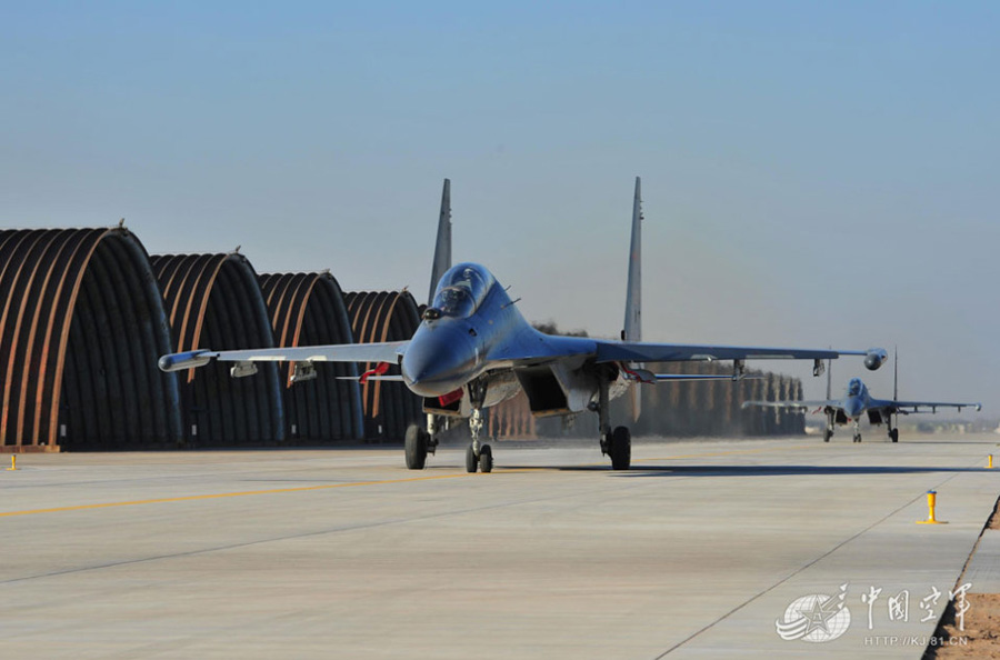 Фото первого полета «Су-30» в новом году (2)