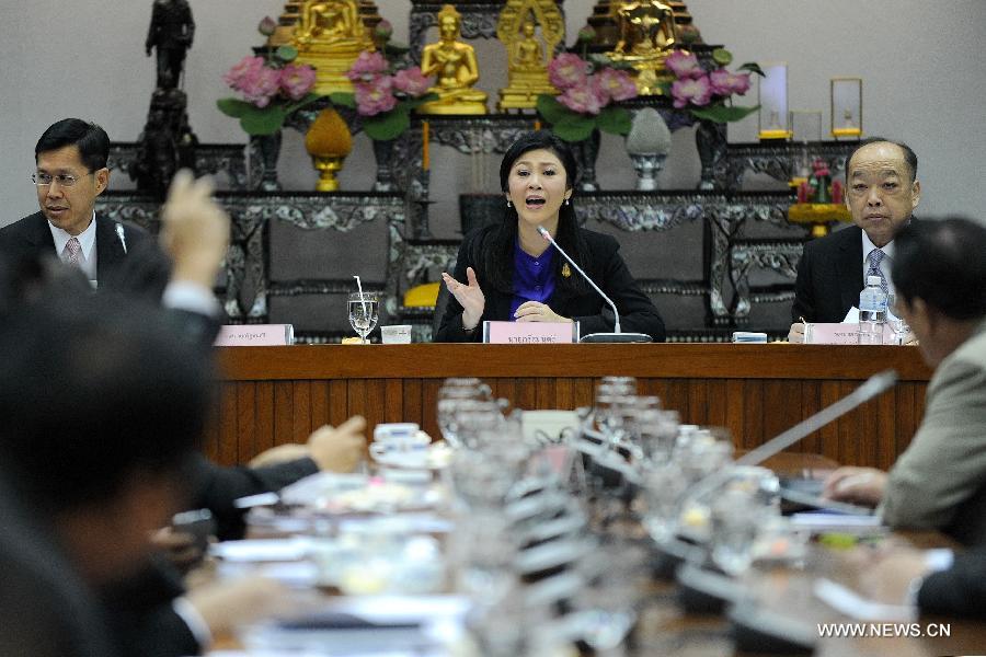 Йинглак Чинават отстаивает проведение всеобщих выборов в намеченный срок