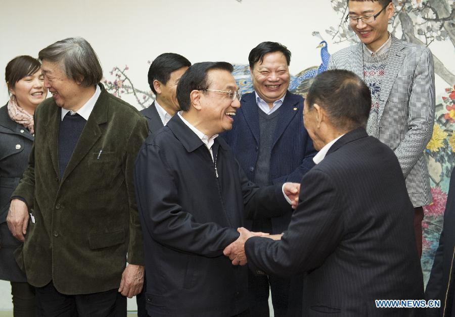Премьер Госсовета КНР Ли Кэцян провел встречу с согражданами (4)