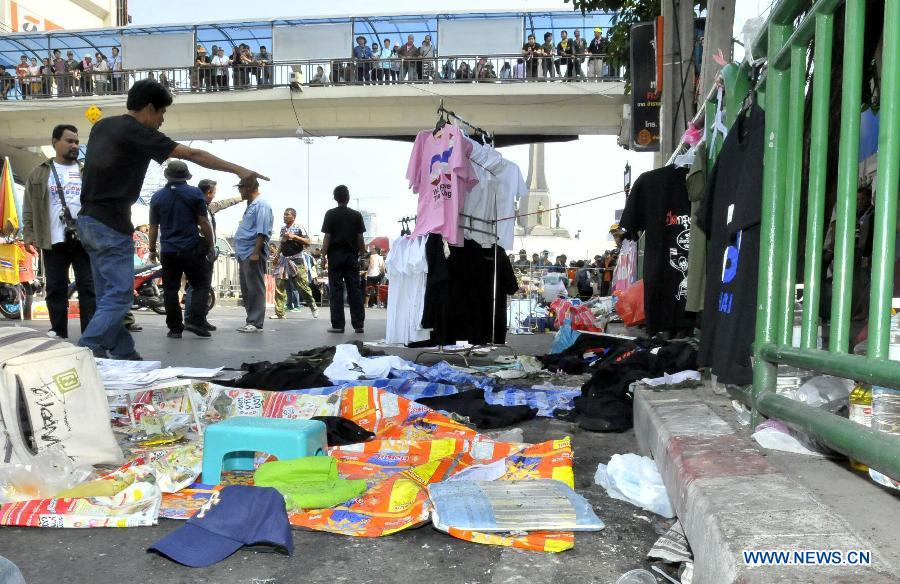 В Таиланде в результате двух взрывов 28 человек получили ранения (3)