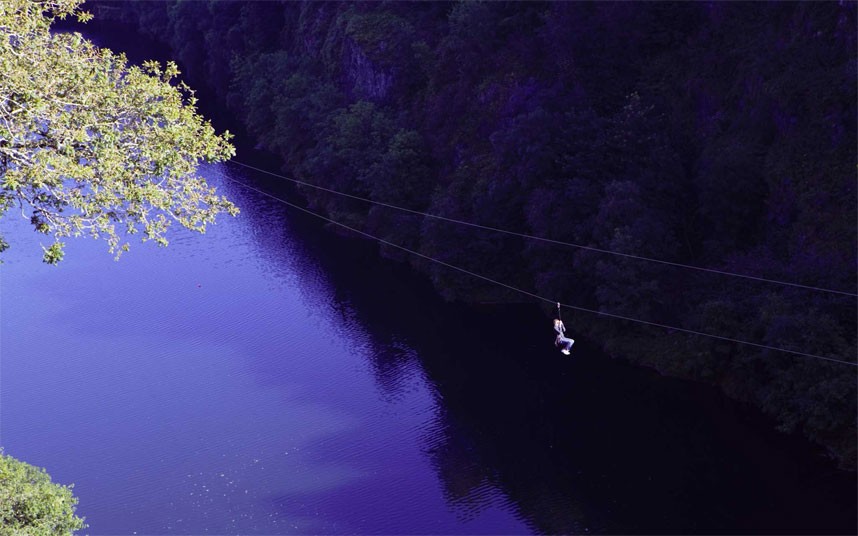 Карьеры Adrenalin Quarry в Корнуолле (Великобритания).