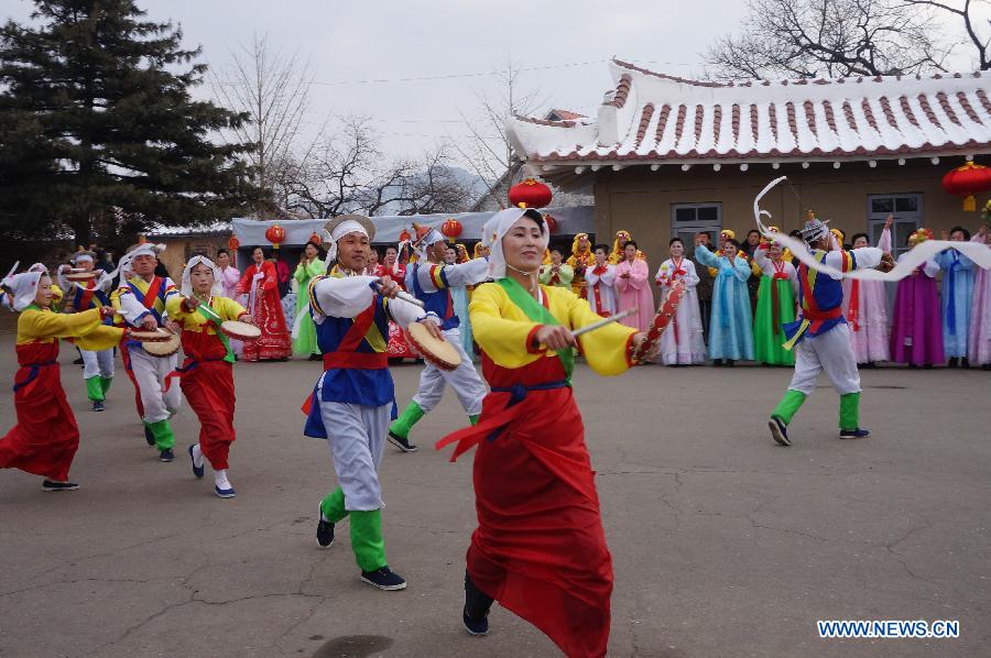 В КНДР состоялись мероприятия по случаю праздника Весны  (4)