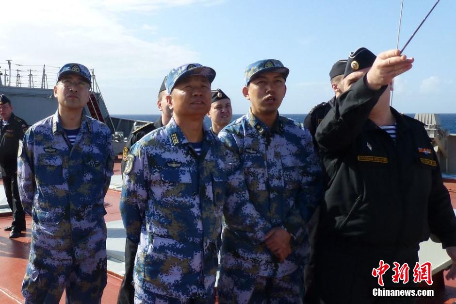Командующие ВМС КНР и РФ провели второй раунд консультаций по тактике совместных учений  (3)