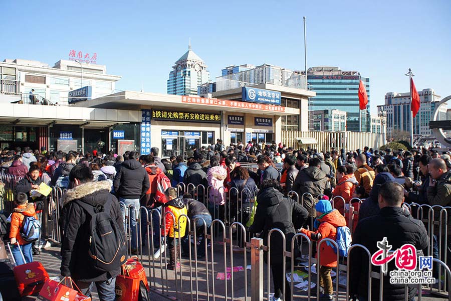 На железных дорогах Китая наступил первый пик пассажироперевозок после праздника Весны